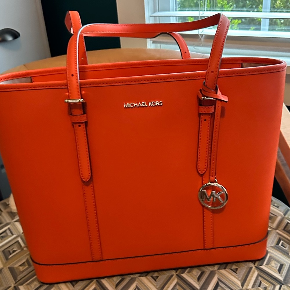 Michael Kors Jet Set Travel large tote